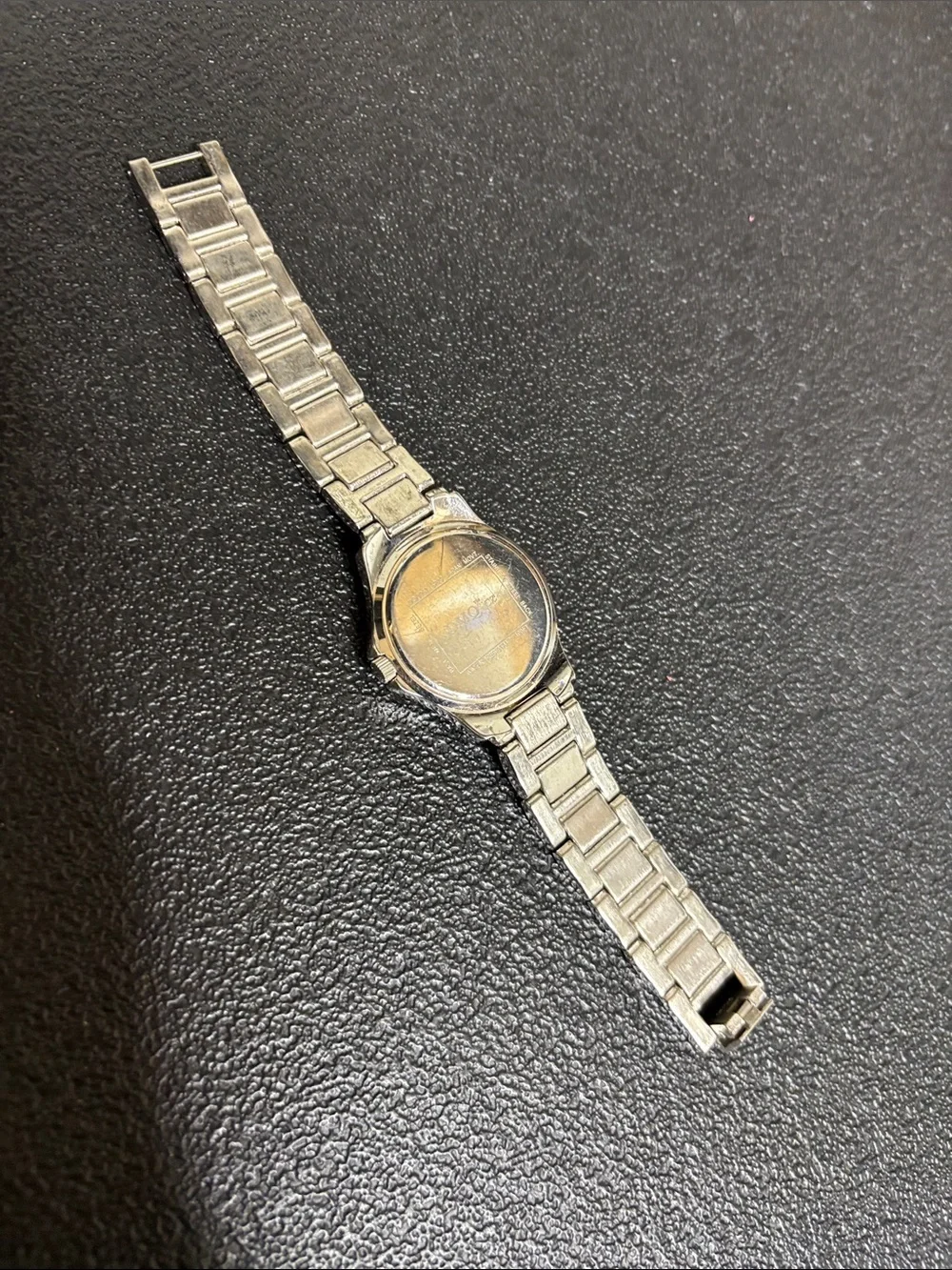 DMQ CZ WOMEN'S STAINLESS STEEL WATCH CRYSTAL ACCENTS Water Restraint WORKING